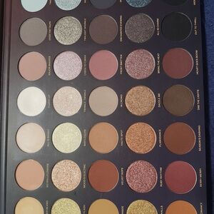 Morphe Eyeshadow Palette - Gold, Brown, Pink, and More
